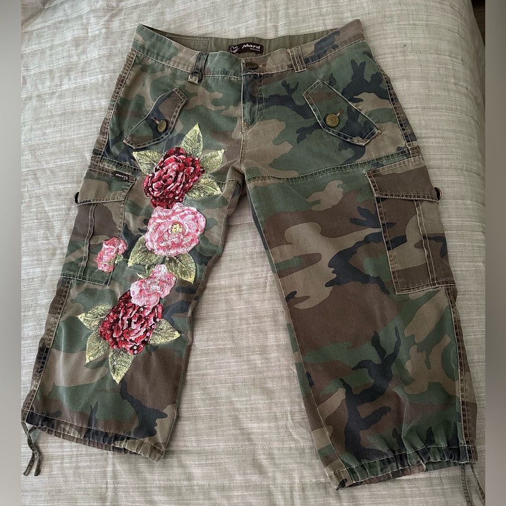 Camouflage Cargo Shorts with Floral Embroidery